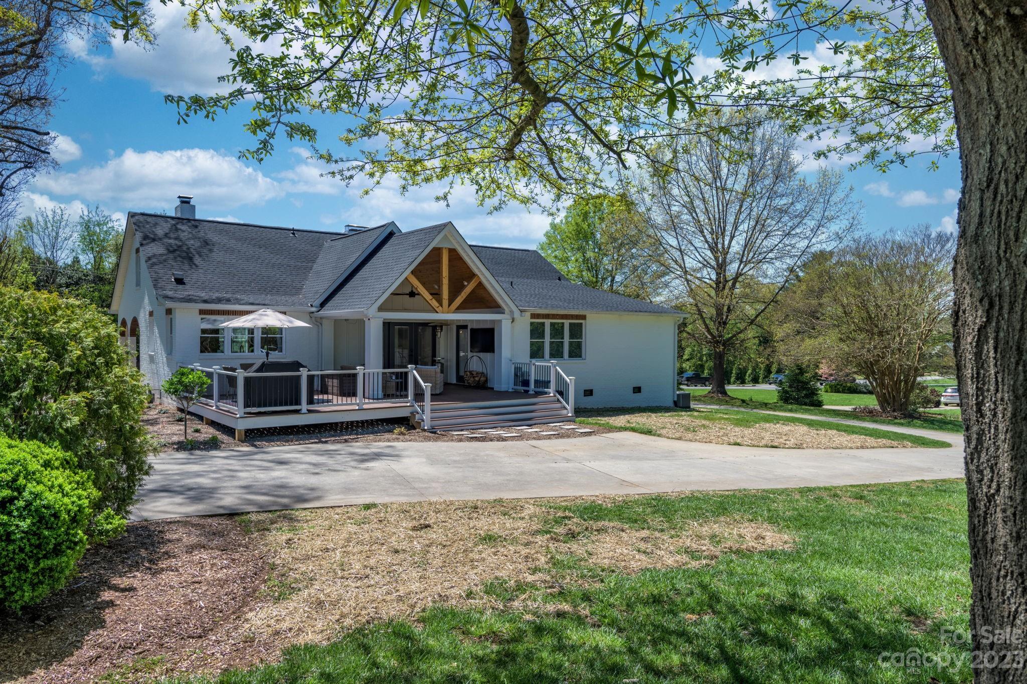1006 12th Avenue NW Hickory NC 28601