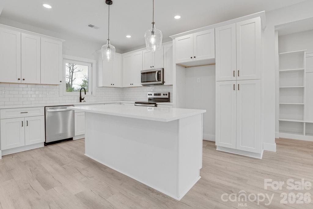 1500 Avalon Oaks Court Dallas NC 28034
