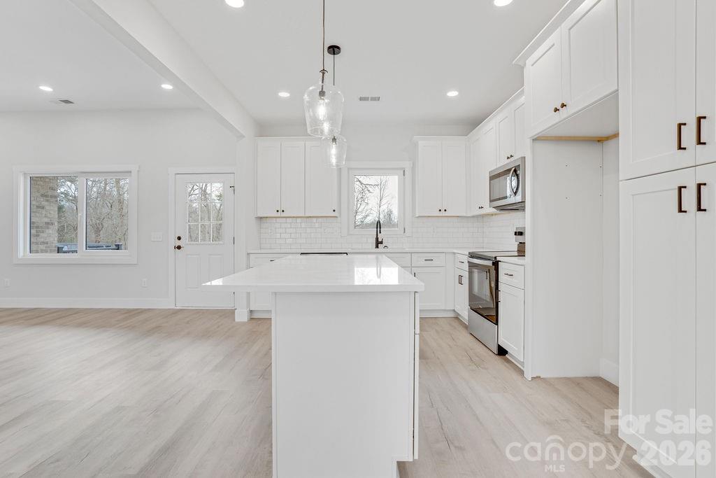 1500 Avalon Oaks Court Dallas NC 28034
