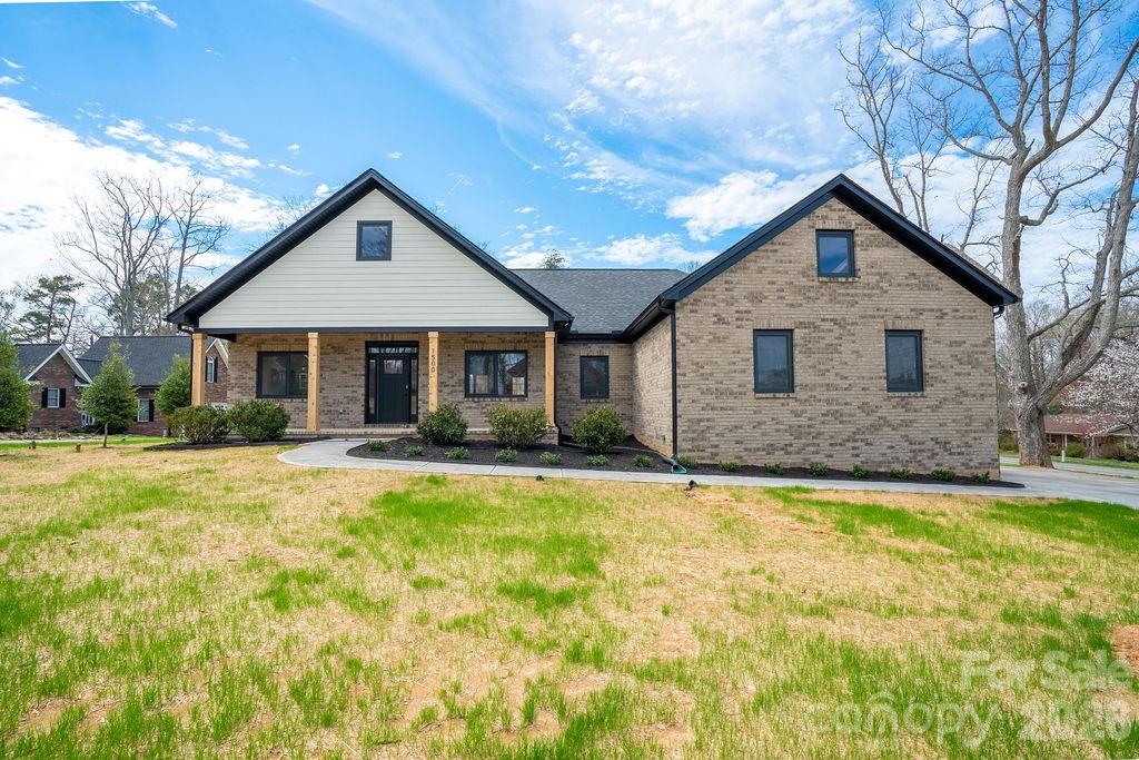 1500 Avalon Oaks Court Dallas NC 28034