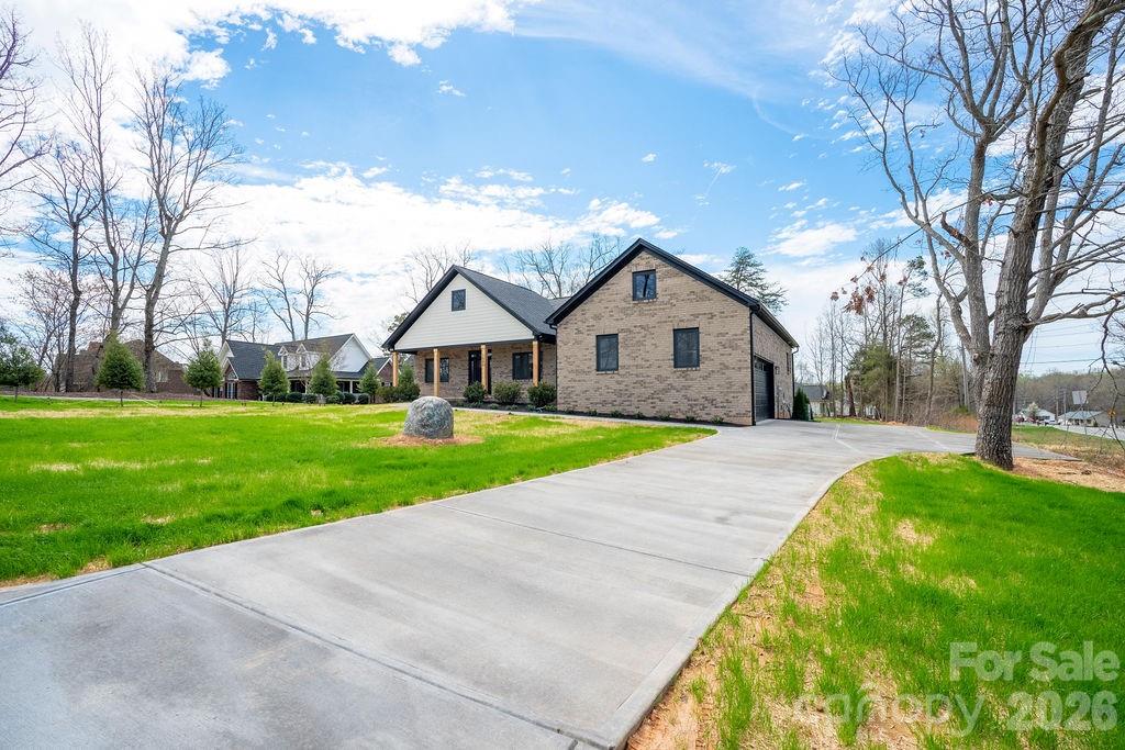 1500 Avalon Oaks Court Dallas NC 28034