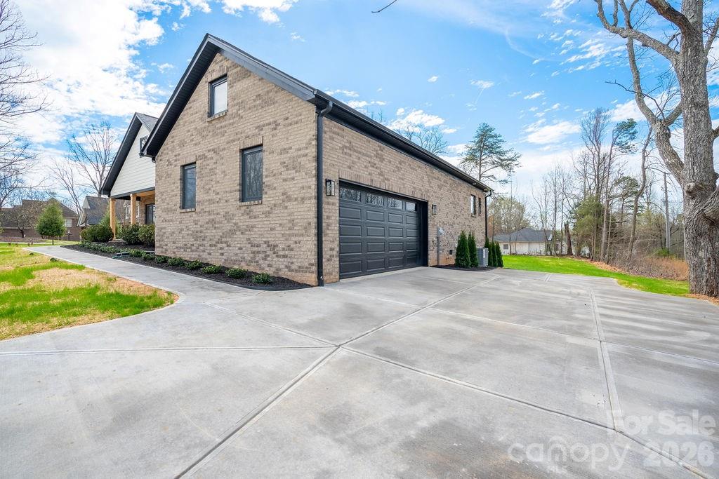 1500 Avalon Oaks Court Dallas NC 28034
