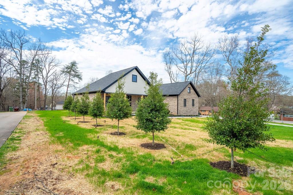 1500 Avalon Oaks Court Dallas NC 28034