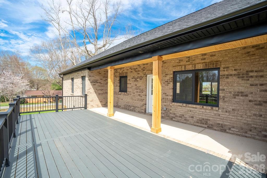 1500 Avalon Oaks Court Dallas NC 28034