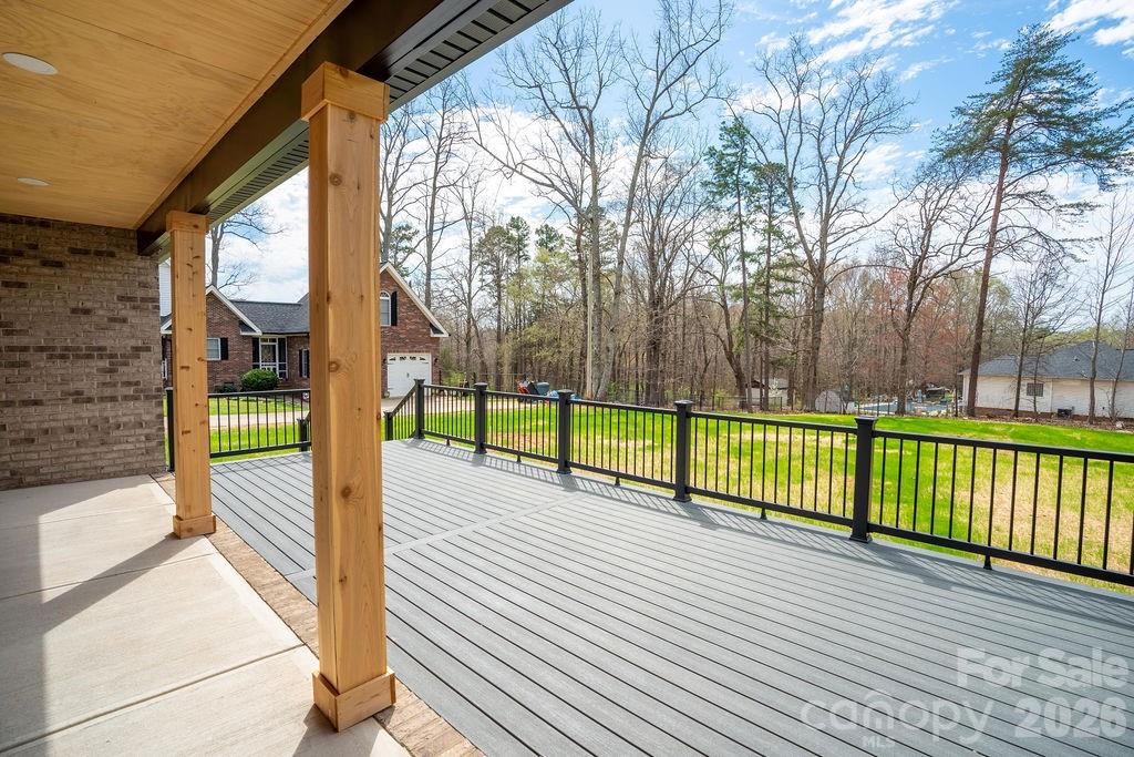 1500 Avalon Oaks Court Dallas NC 28034