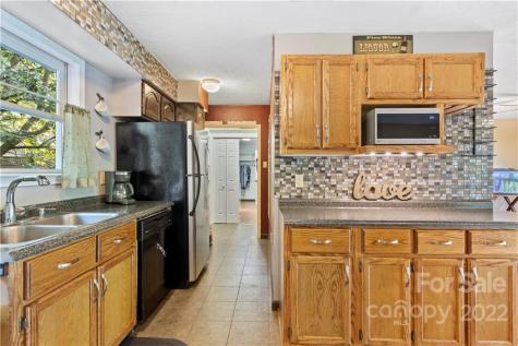 140 Holly Street Black Mountain NC 28711