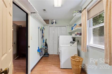 140 Holly Street Black Mountain NC 28711