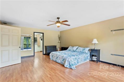 140 Holly Street Black Mountain NC 28711