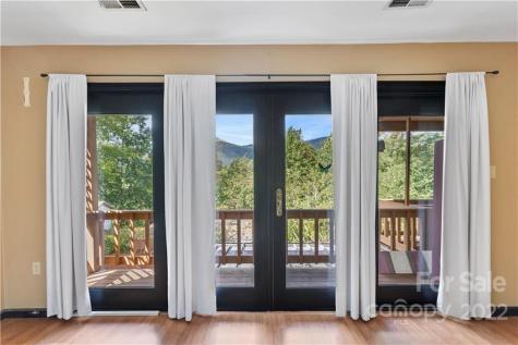 140 Holly Street Black Mountain NC 28711