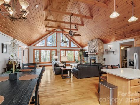462 Little Mountain Road Bakersville NC 28705