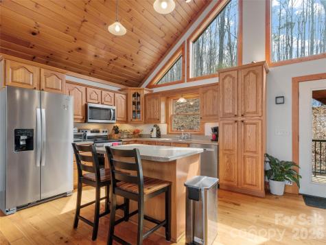 462 Little Mountain Road Bakersville NC 28705