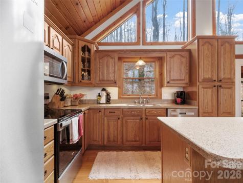 462 Little Mountain Road Bakersville NC 28705