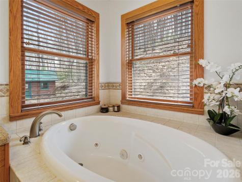 462 Little Mountain Road Bakersville NC 28705