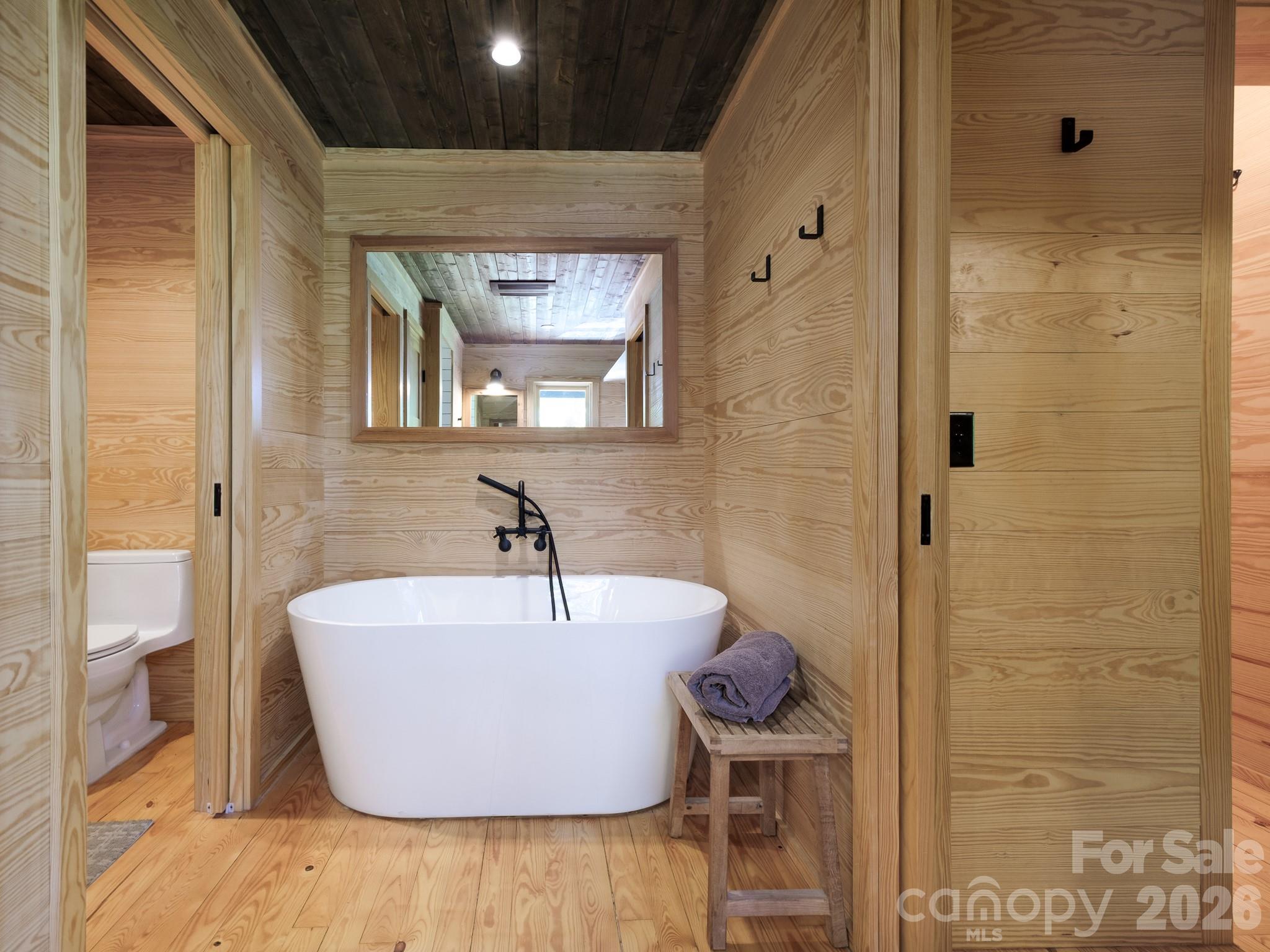 212 SE Shore Drive Lake Toxaway NC 28747