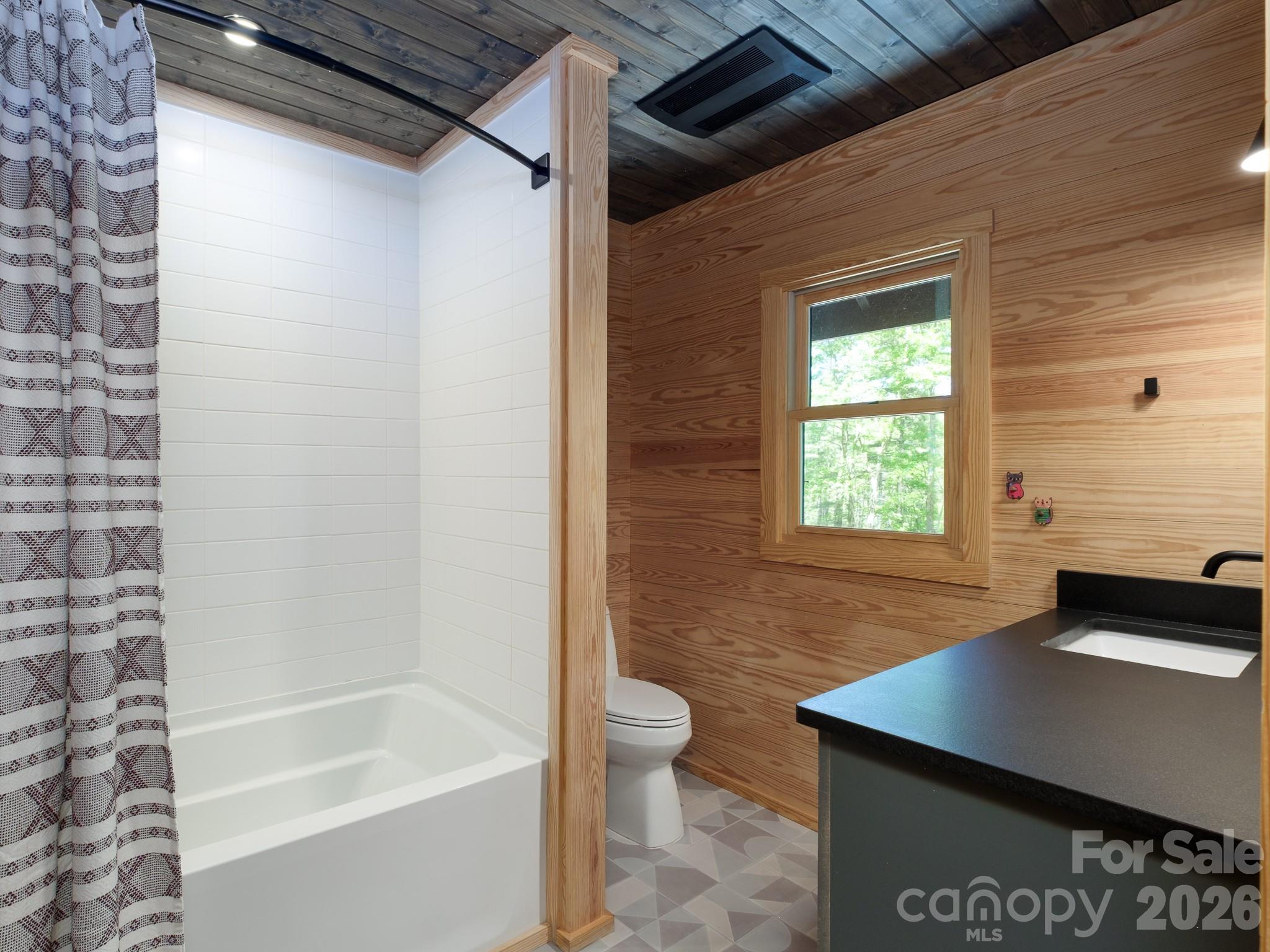 212 SE Shore Drive Lake Toxaway NC 28747