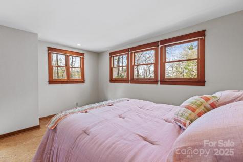 117 Woods View Trail Fairview NC 28730