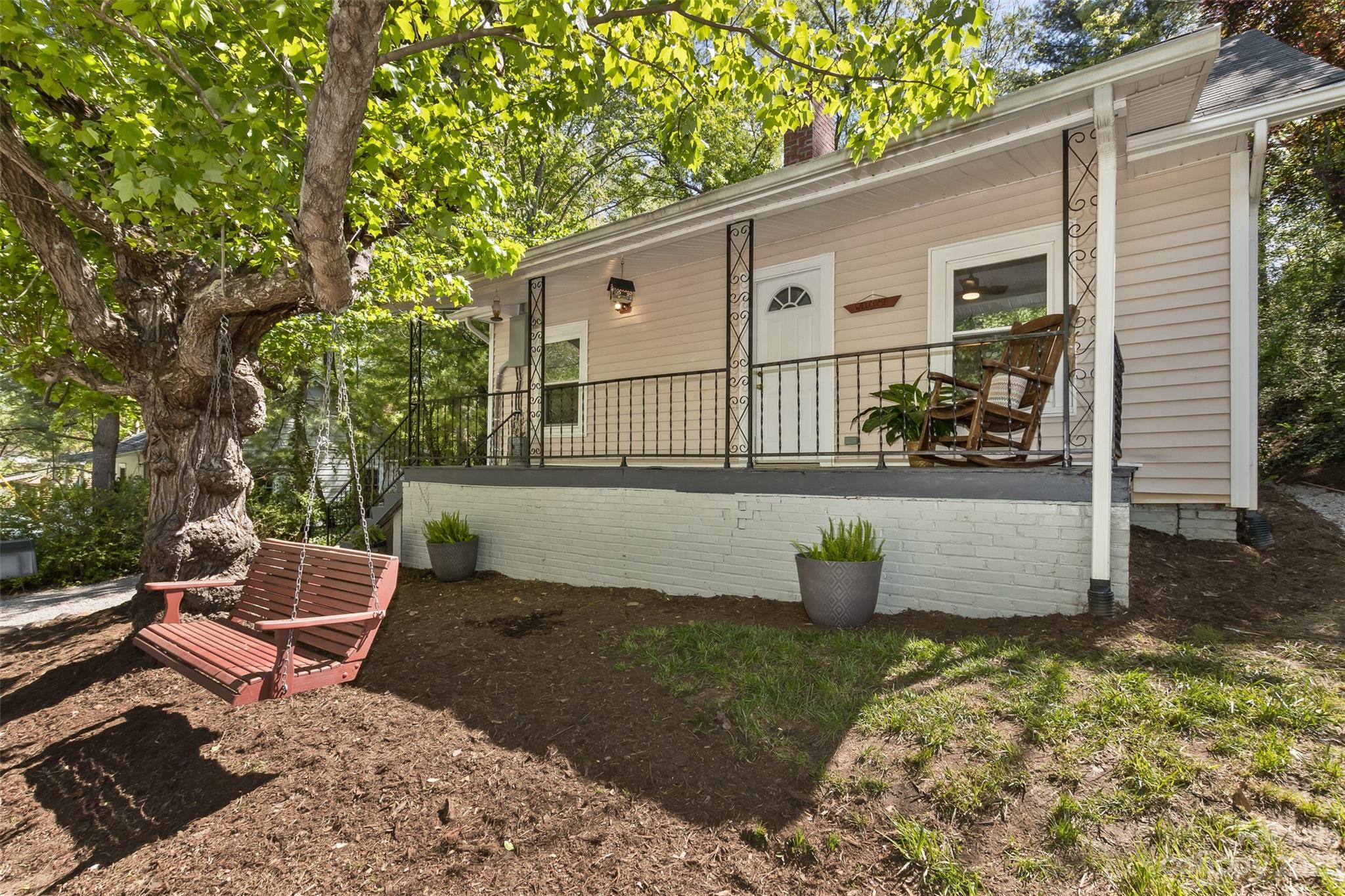44 6th Street Asheville NC 28804