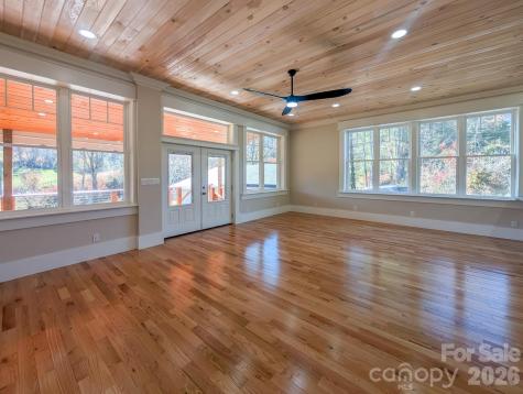 7854 E Us Highway 19e Burnsville NC 28714