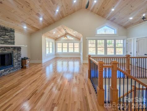 7854 E Us Highway 19e Burnsville NC 28714
