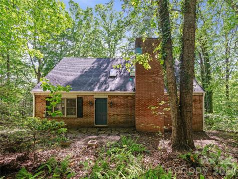 639 Hunter Street Burnsville NC 28714