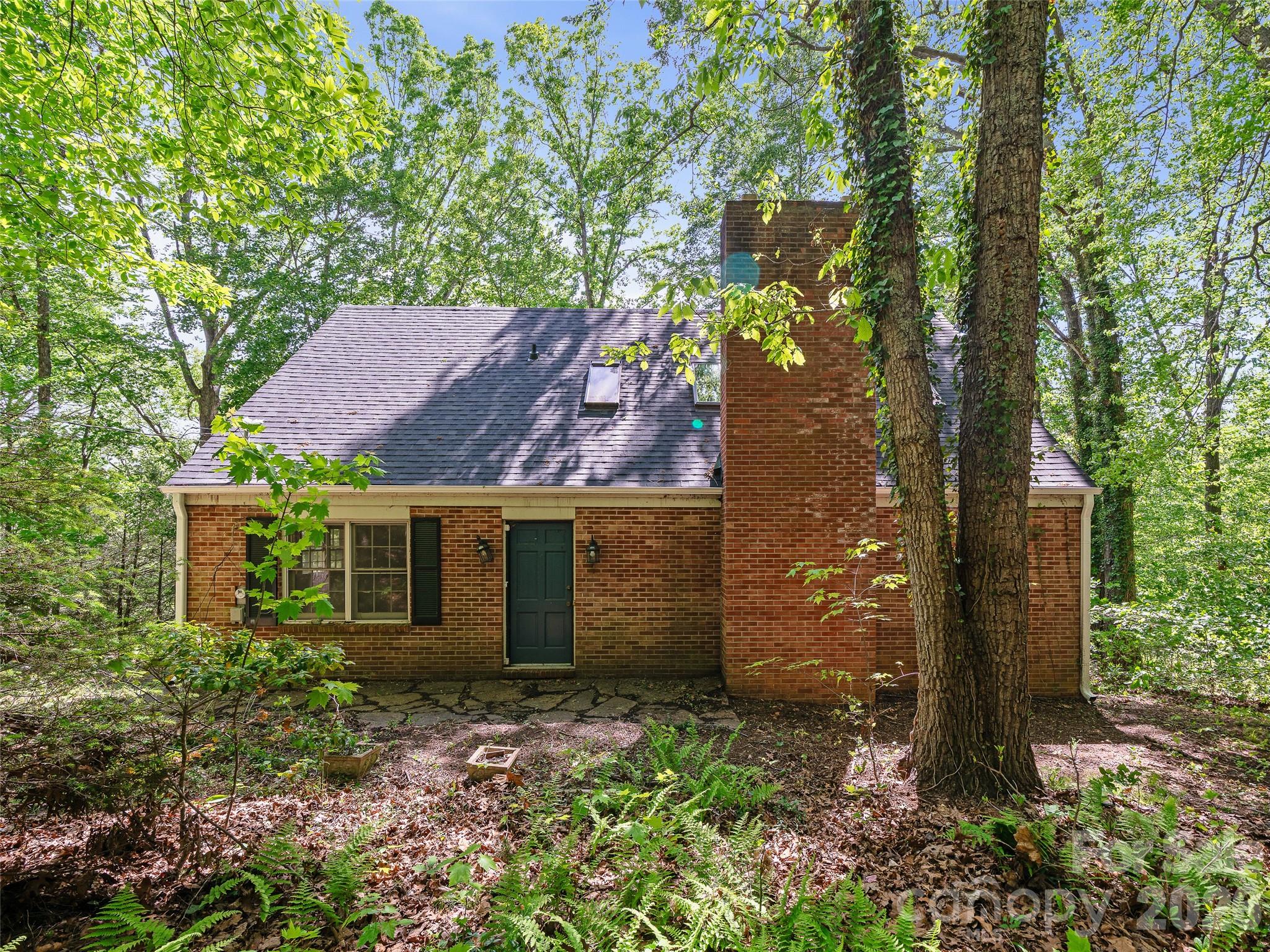 639 Hunter Street Burnsville NC 28714