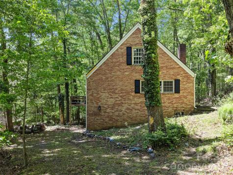 639 Hunter Street Burnsville NC 28714