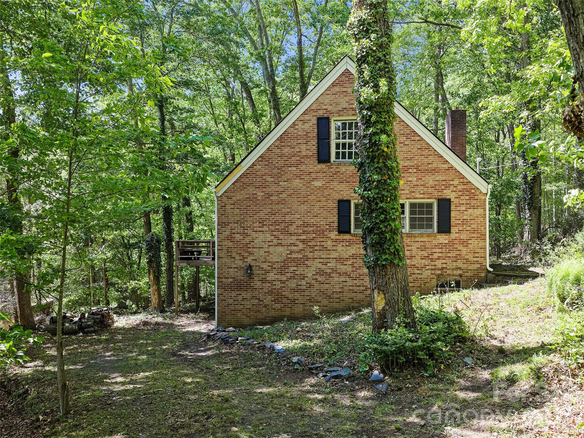 639 Hunter Street Burnsville NC 28714