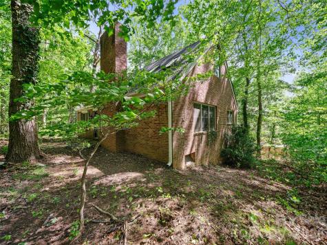 639 Hunter Street Burnsville NC 28714