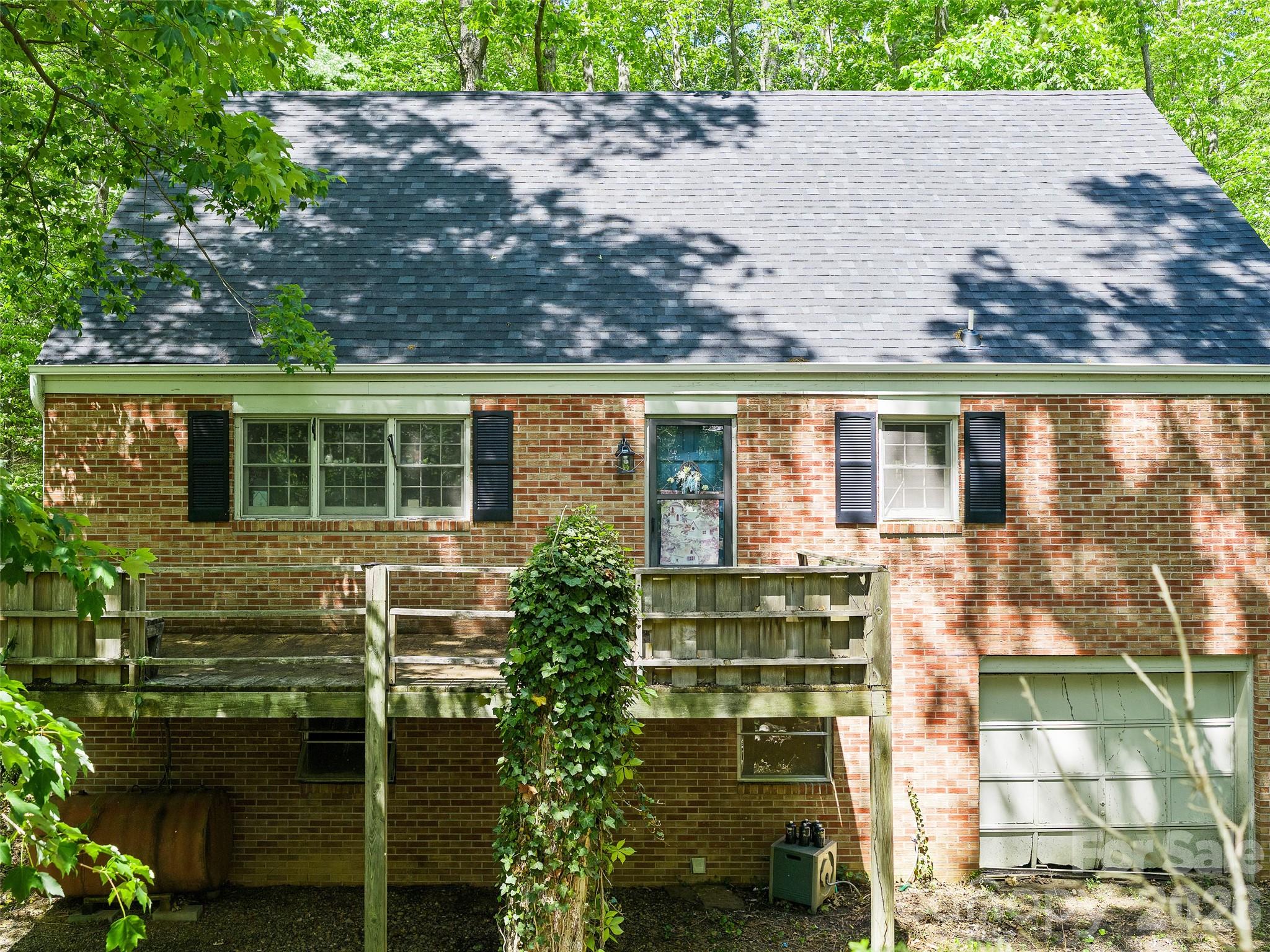 639 Hunter Street Burnsville NC 28714