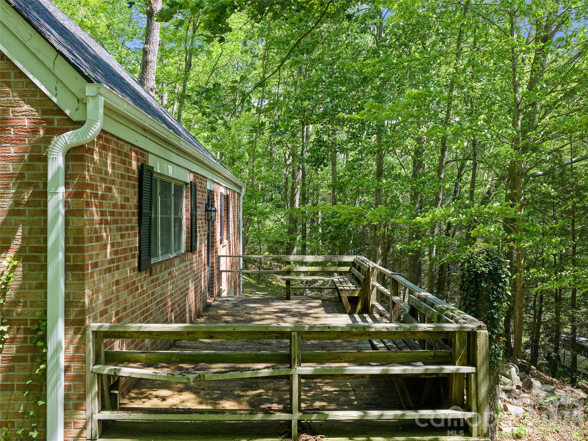 639 Hunter Street Burnsville NC 28714