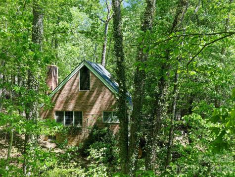 639 Hunter Street Burnsville NC 28714
