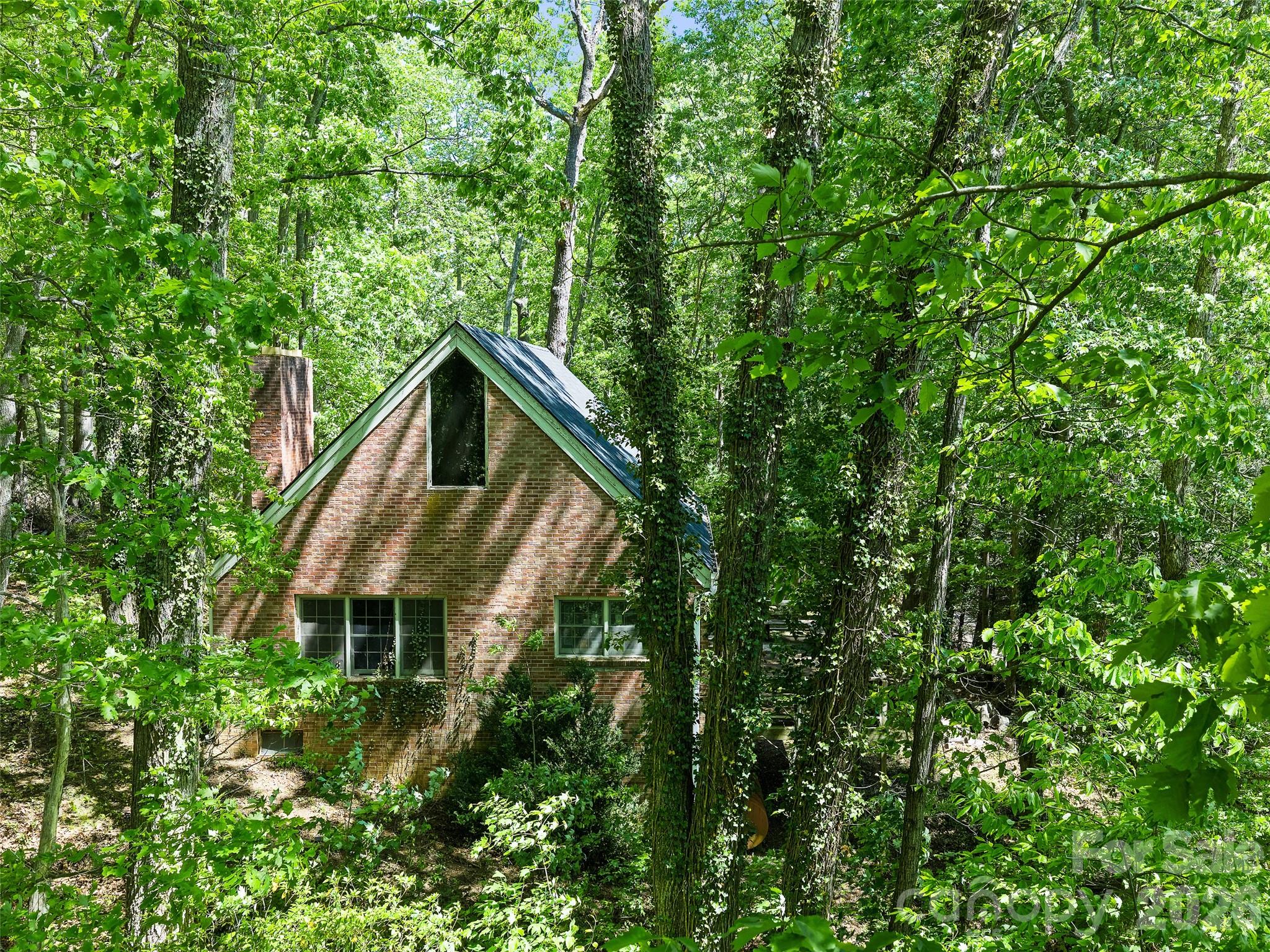 639 Hunter Street Burnsville NC 28714