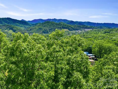 639 Hunter Street Burnsville NC 28714