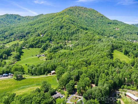 639 Hunter Street Burnsville NC 28714