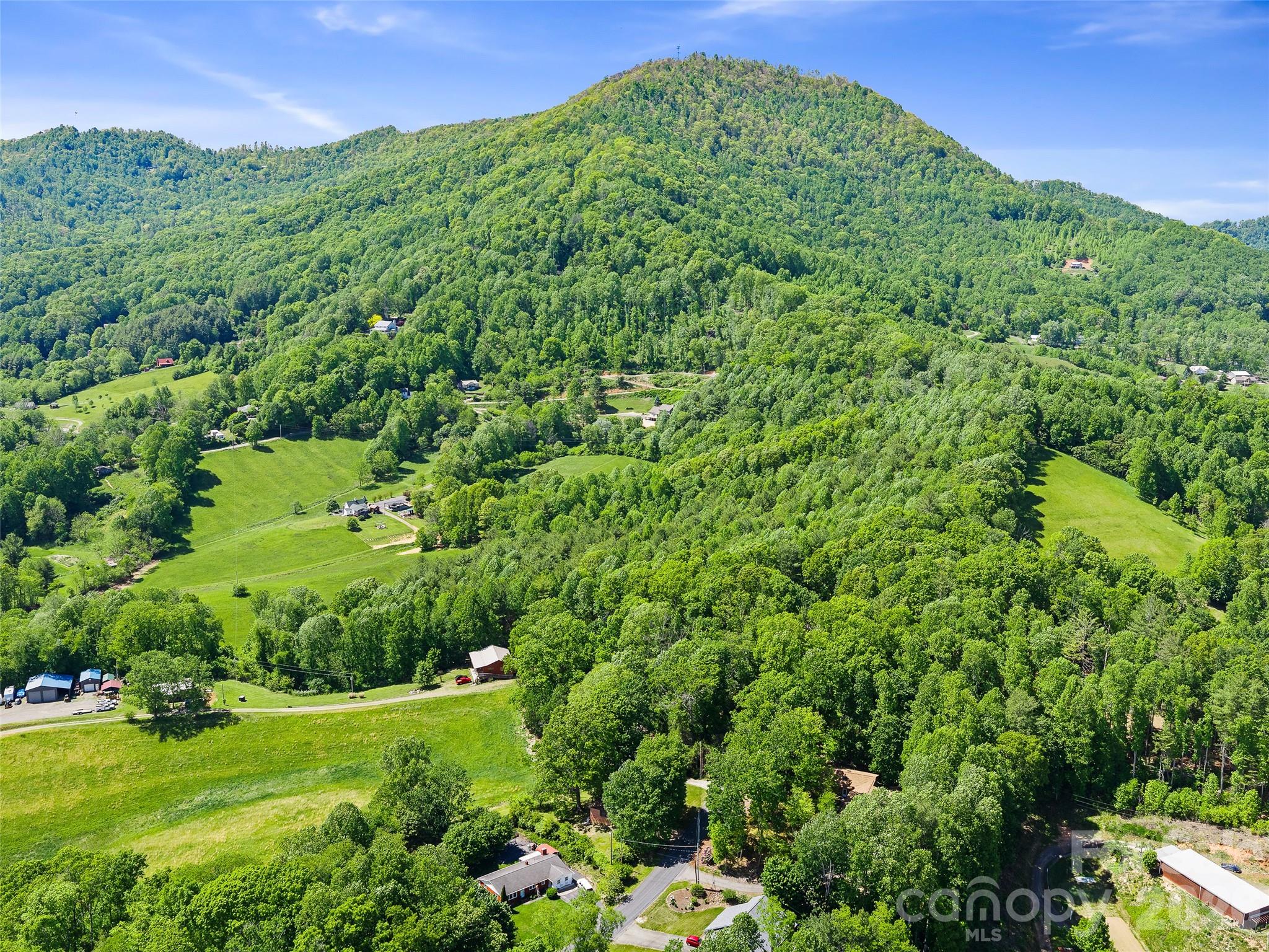 639 Hunter Street Burnsville NC 28714