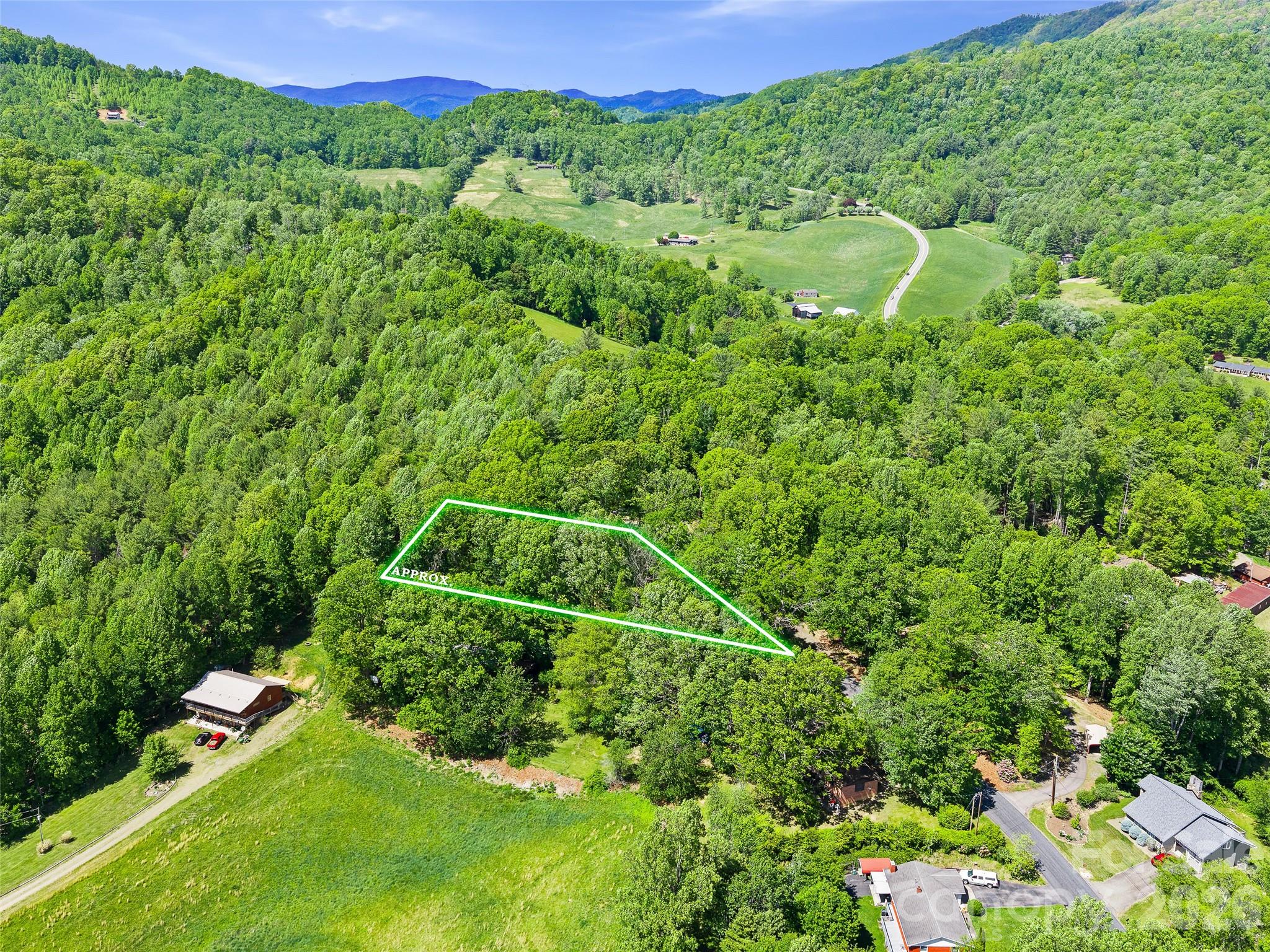639 Hunter Street Burnsville NC 28714