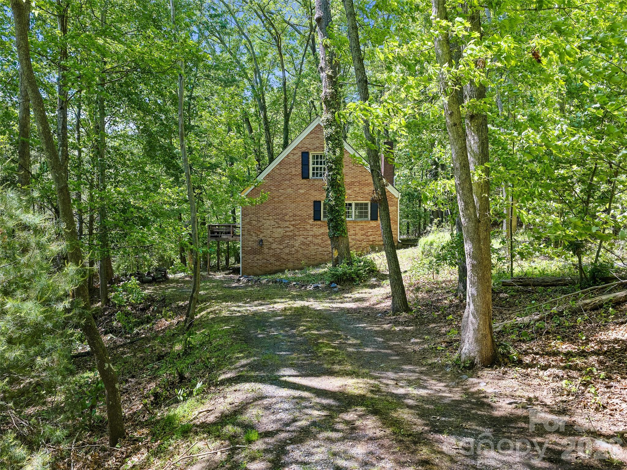 639 Hunter Street Burnsville NC 28714