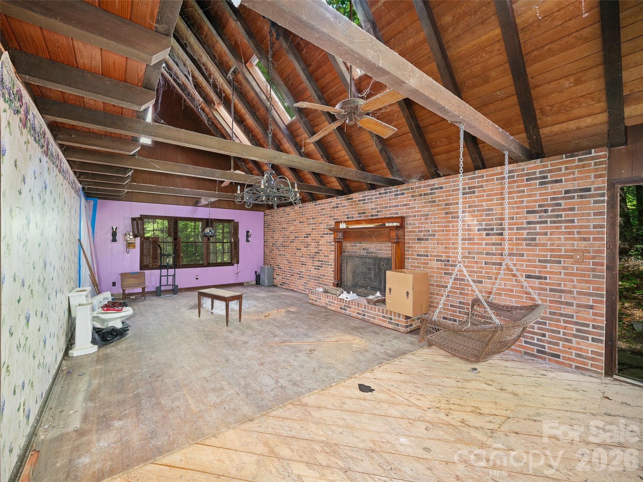 639 Hunter Street Burnsville NC 28714