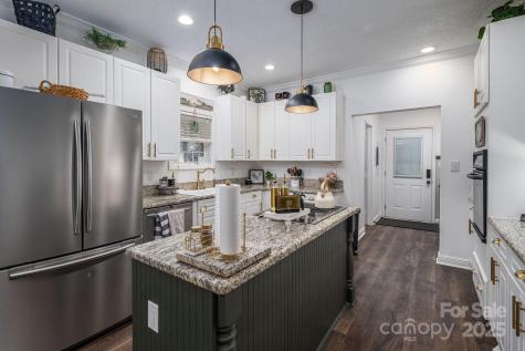 1575 Lewis Farm Road Kings Mountain NC 28086