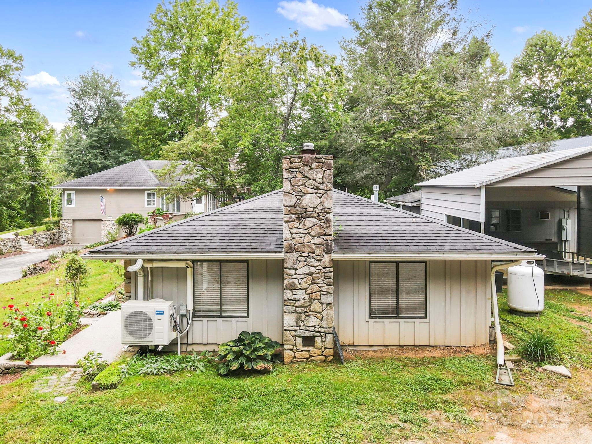 7741 Brevard Road Etowah NC 28729