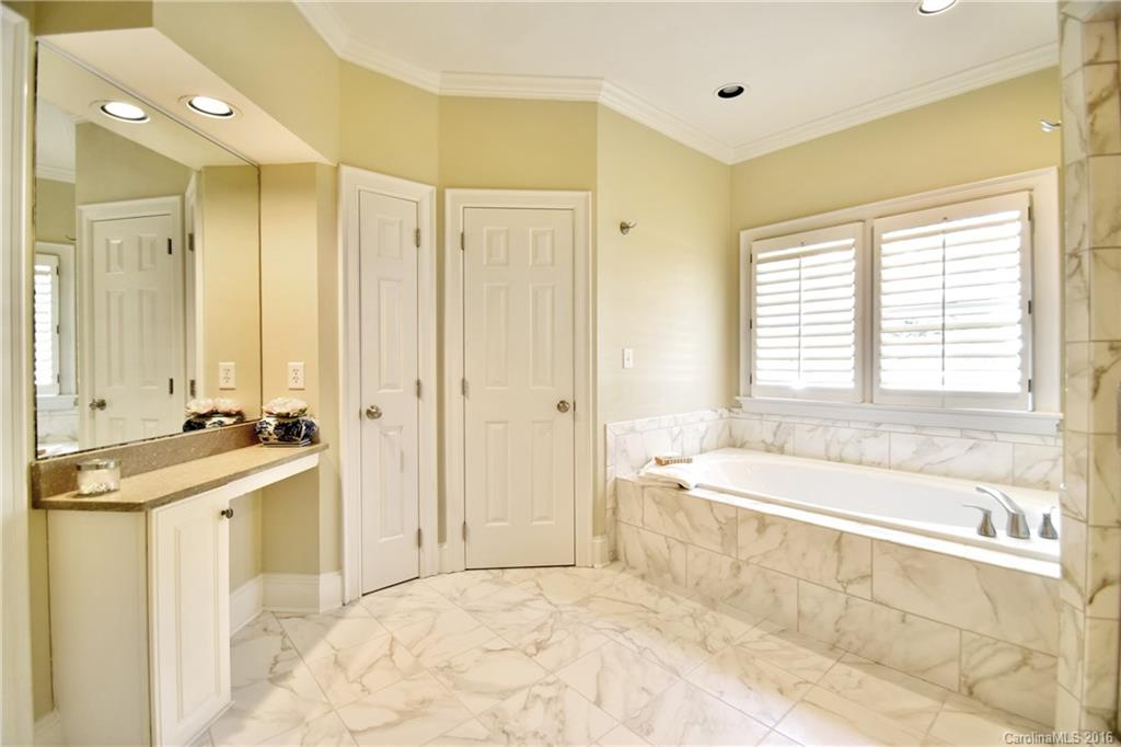 5806 Cary Ridge Drive Charlotte NC 28277