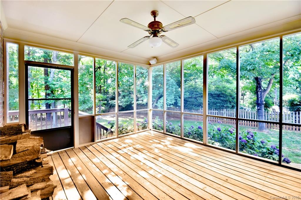 5806 Cary Ridge Drive Charlotte NC 28277