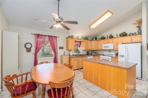 57 Gloria Way Waynesville NC 28785