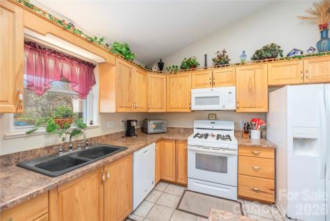 57 Gloria Way Waynesville NC 28785