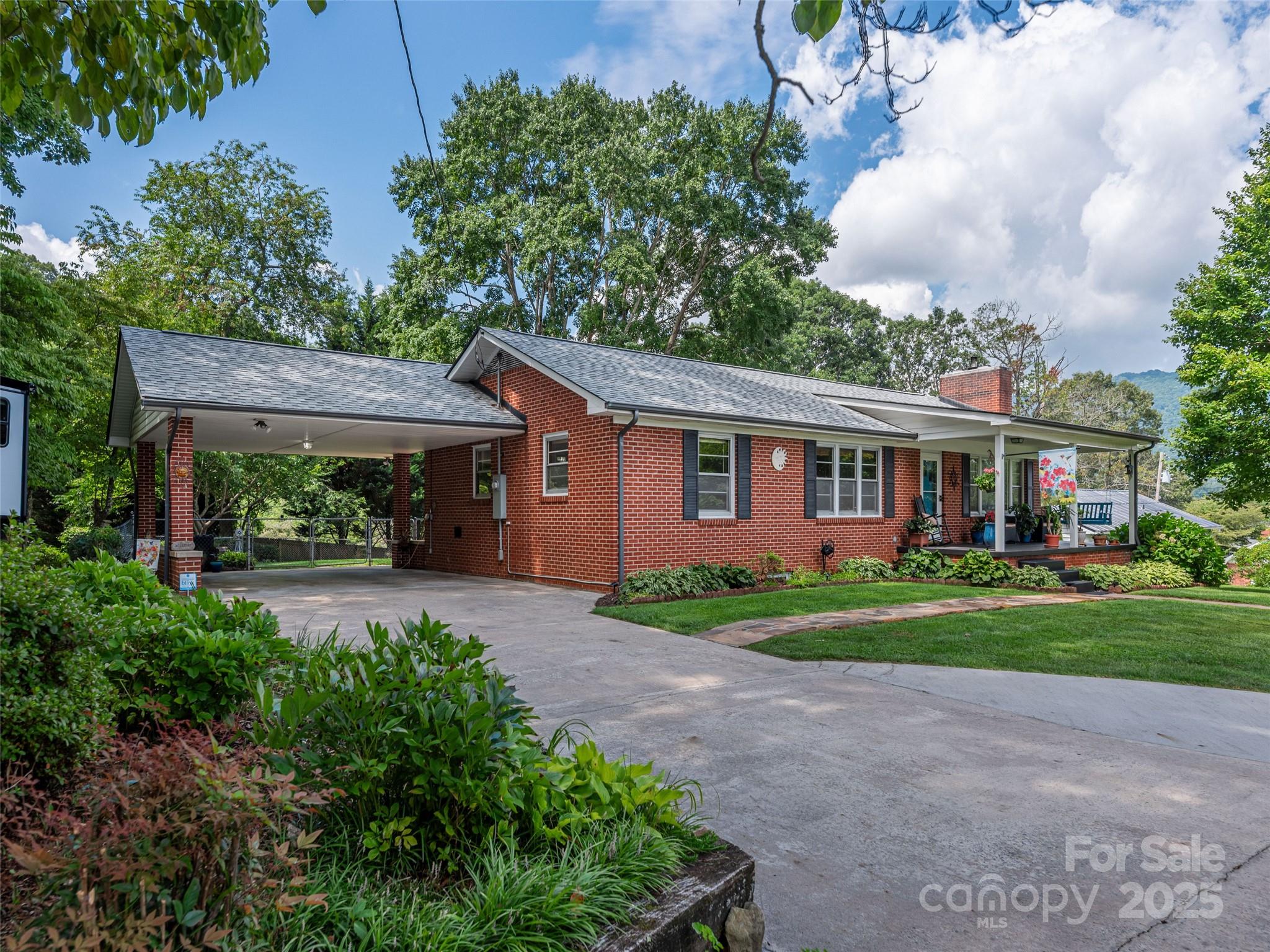 156 Highland Road Waynesville NC 28786