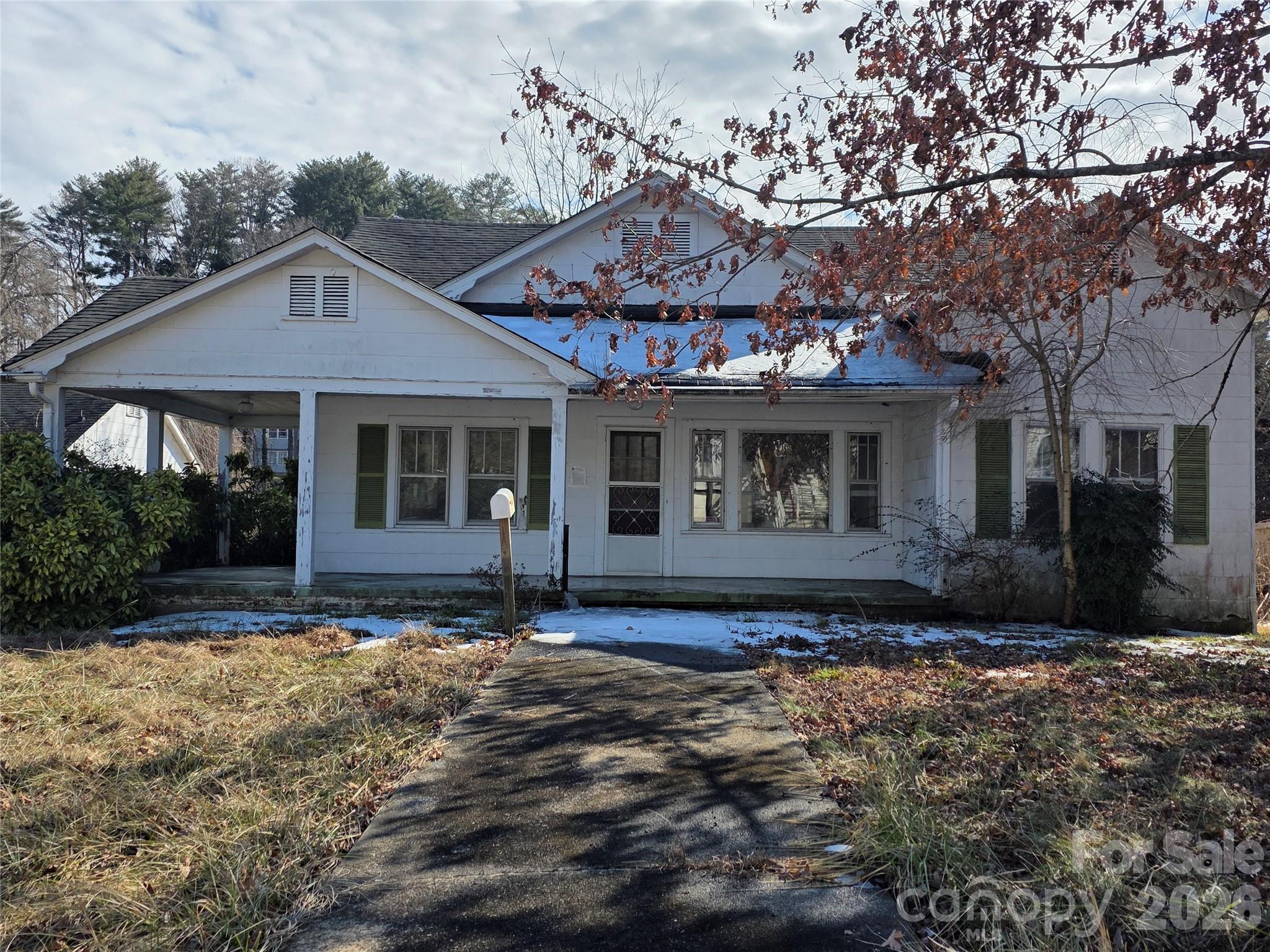 522 1st Avenue W Hendersonville NC 28739
