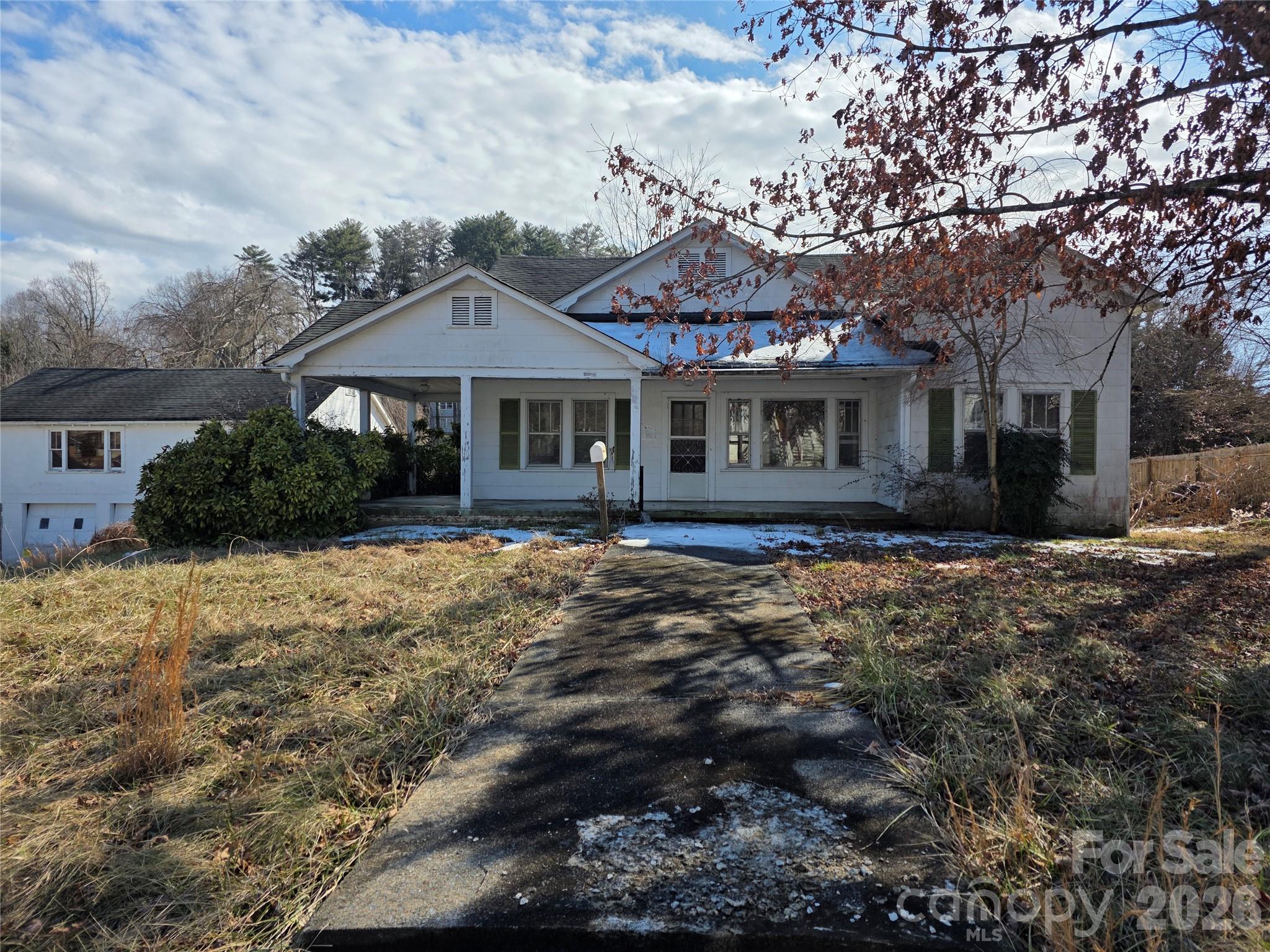 522 1st Avenue W Hendersonville NC 28739