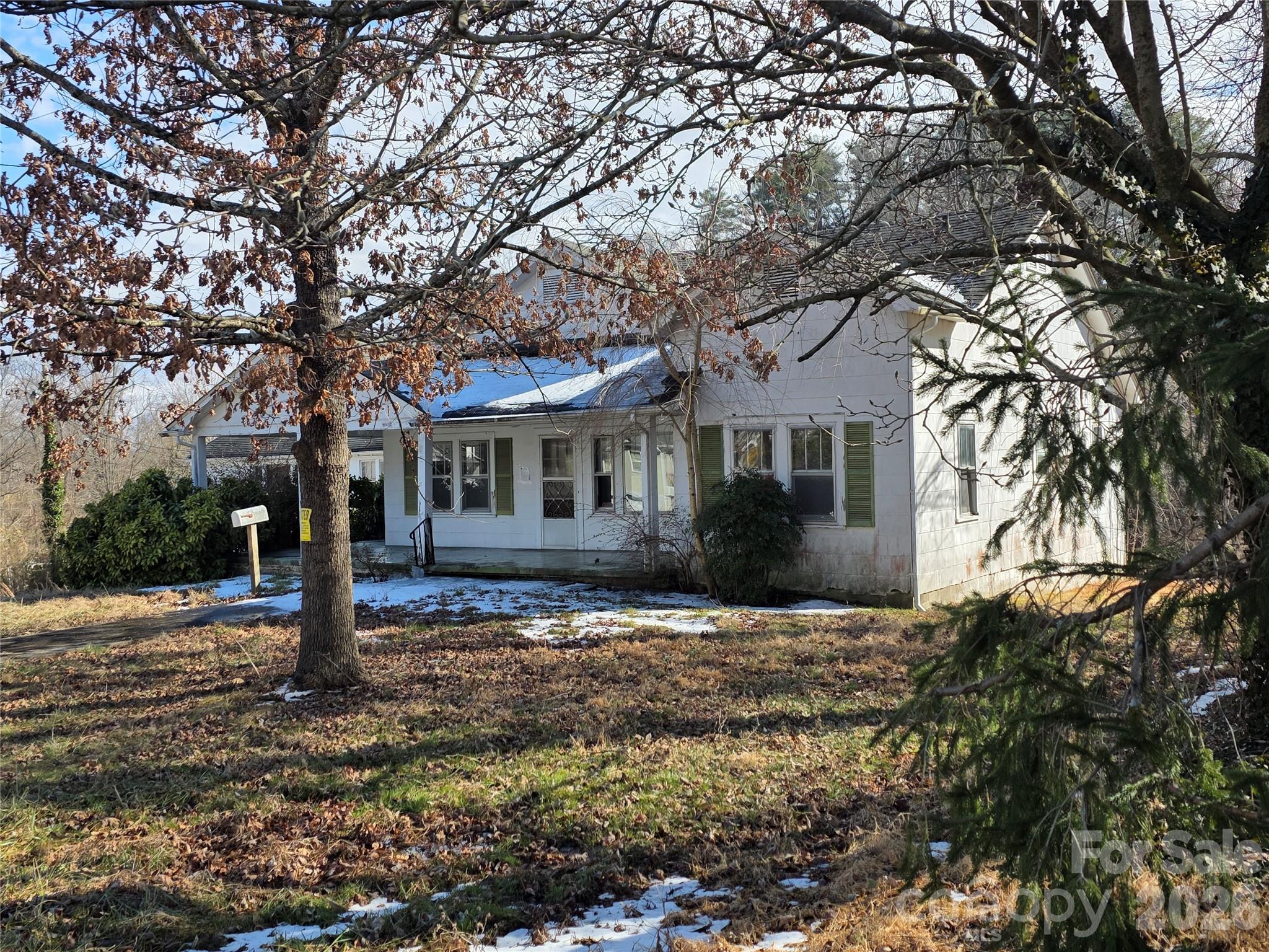 522 1st Avenue W Hendersonville NC 28739