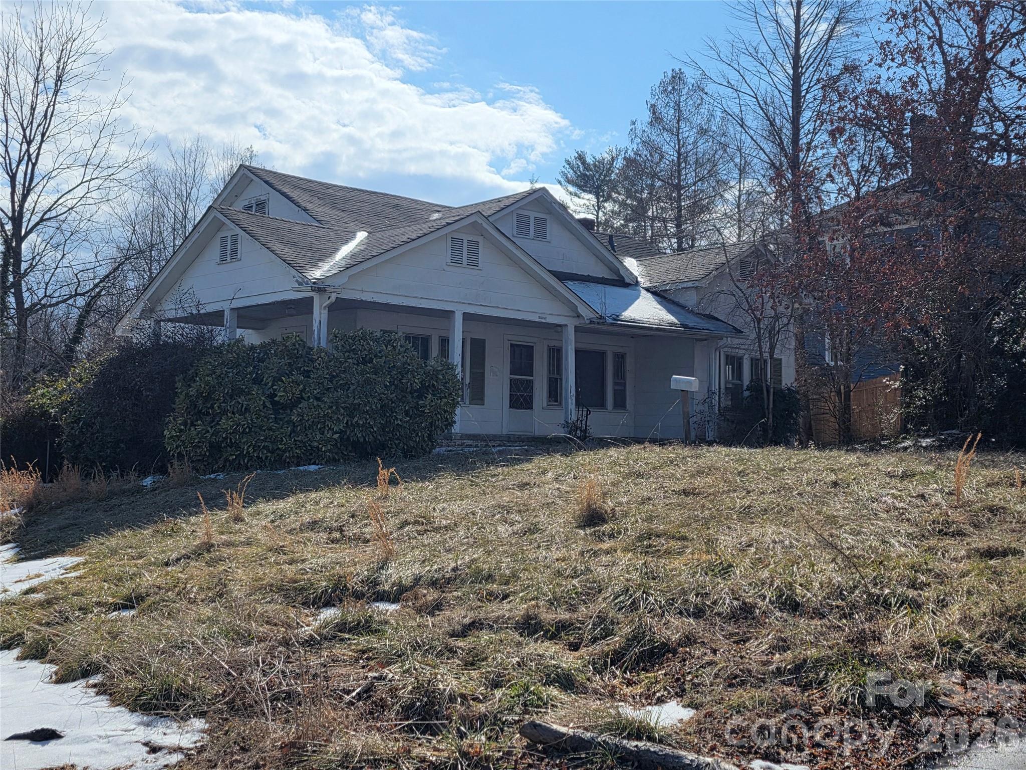 522 1st Avenue W Hendersonville NC 28739