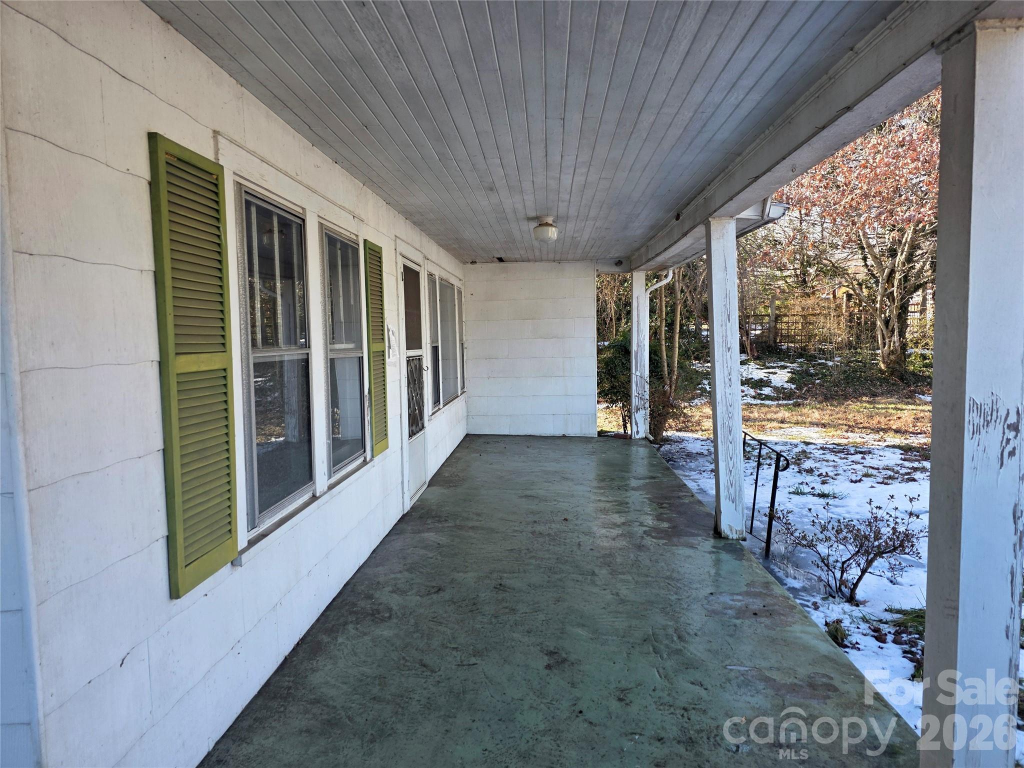 522 1st Avenue W Hendersonville NC 28739